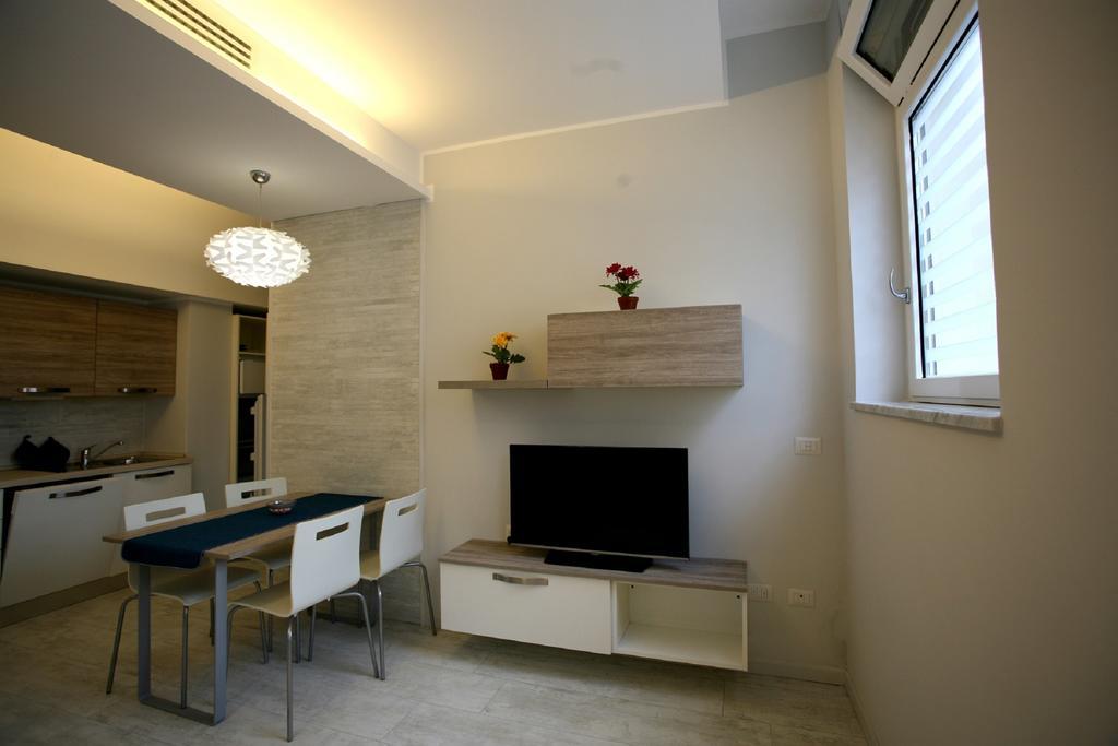 Nina Casa Vacanze ฟีนาเลลีกูเร ห้อง รูปภาพ