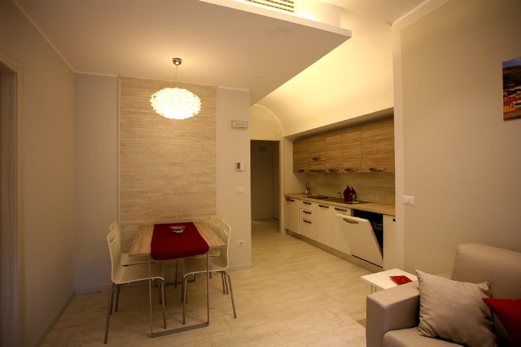 Nina Casa Vacanze ฟีนาเลลีกูเร ห้อง รูปภาพ