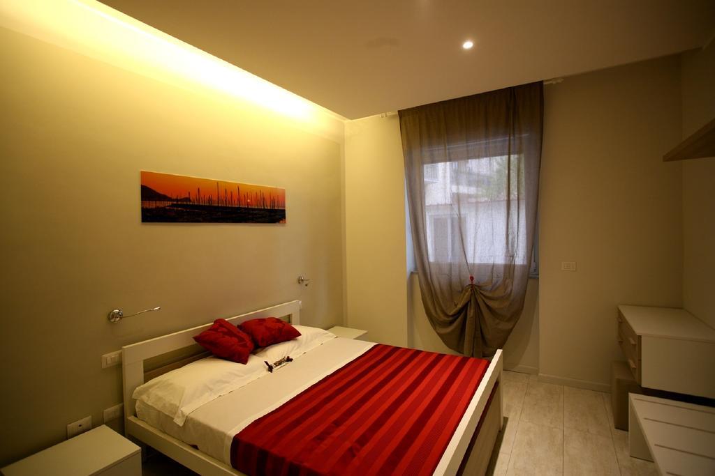 Nina Casa Vacanze ฟีนาเลลีกูเร ห้อง รูปภาพ
